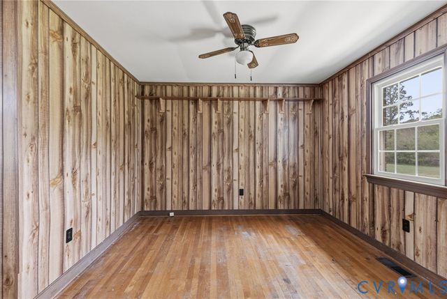 12039 Elmont Rd, Ashland, VA 23005