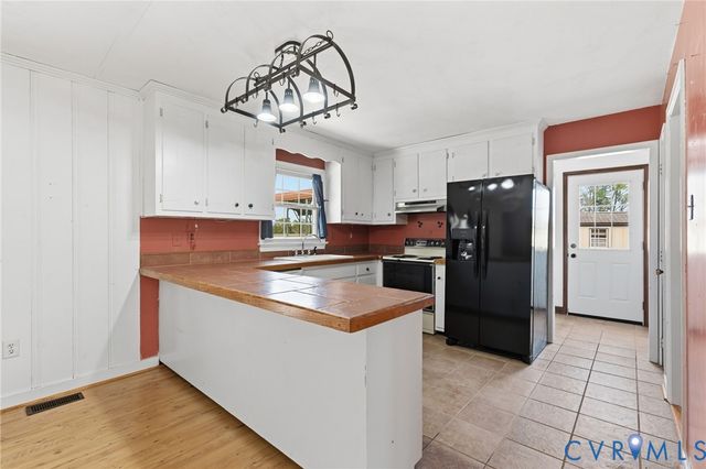 12039 Elmont Rd, Ashland, VA 23005