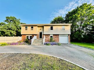 4 Carey Street, East Islip, NY 11730