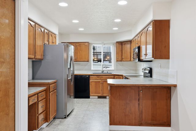 18609 E 9th Ct, Spokane Valley, WA 99016