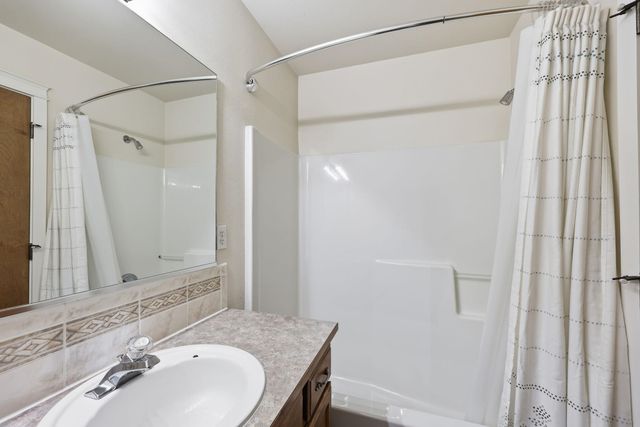 18609 E 9th Ct, Spokane Valley, WA 99016