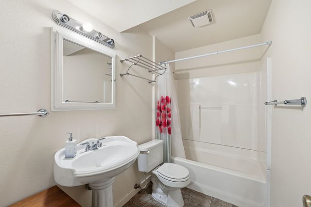 18609 E 9th Ct, Spokane Valley, WA 99016