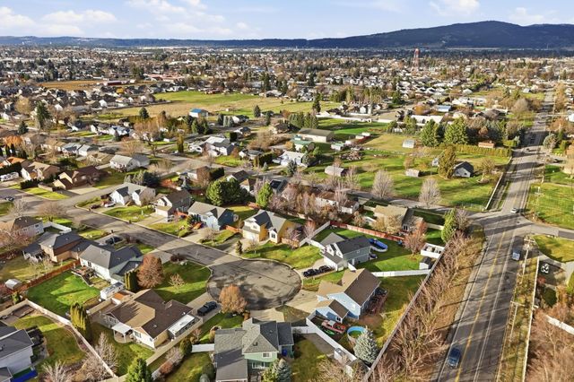 18609 E 9th Ct, Spokane Valley, WA 99016