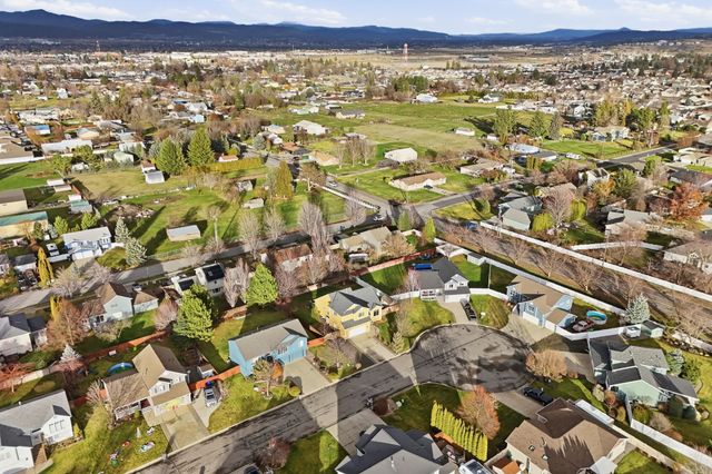 18609 E 9th Ct, Spokane Valley, WA 99016