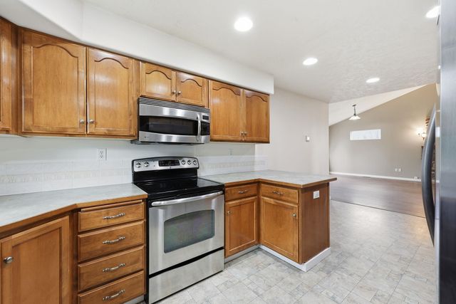 18609 E 9th Ct, Spokane Valley, WA 99016