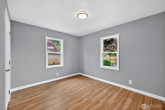 501 7th Avenue NW, Puyallup, WA 98371