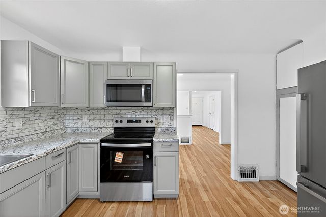 501 7th Avenue NW, Puyallup, WA 98371