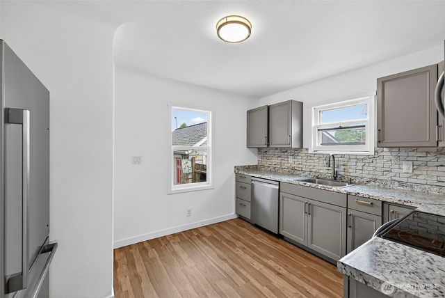 501 7th Avenue NW, Puyallup, WA 98371
