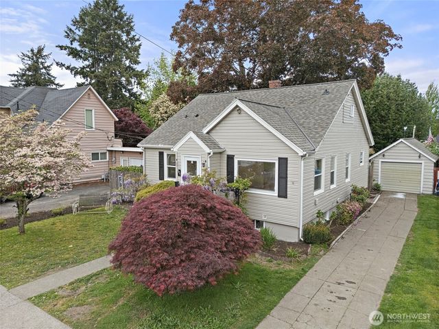 501 7th Avenue NW, Puyallup, WA 98371