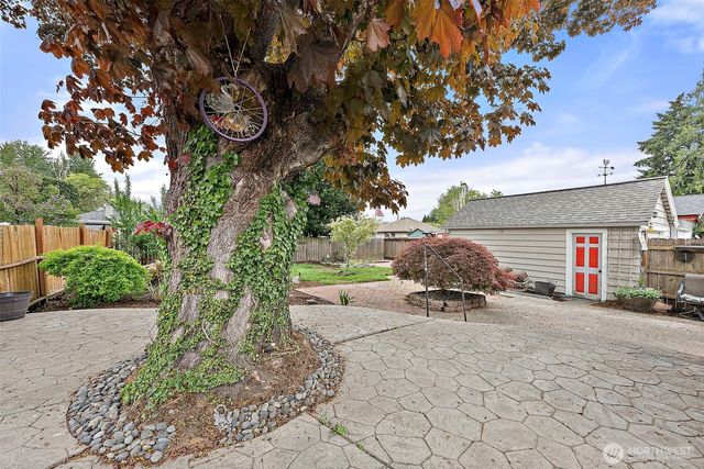 501 7th Avenue NW, Puyallup, WA 98371