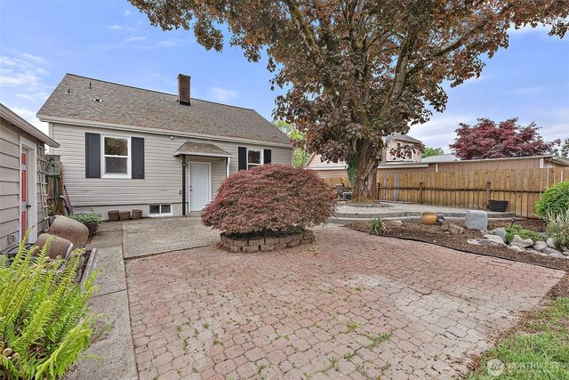 501 7th Avenue NW, Puyallup, WA 98371
