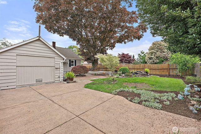 501 7th Avenue NW, Puyallup, WA 98371