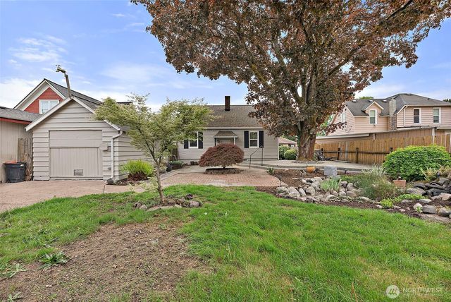 501 7th Avenue NW, Puyallup, WA 98371