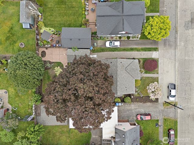 501 7th Avenue NW, Puyallup, WA 98371