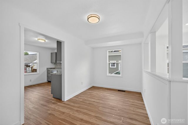501 7th Avenue NW, Puyallup, WA 98371