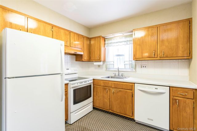 9 Southview Lane, Hopewell Junction, NY 12533