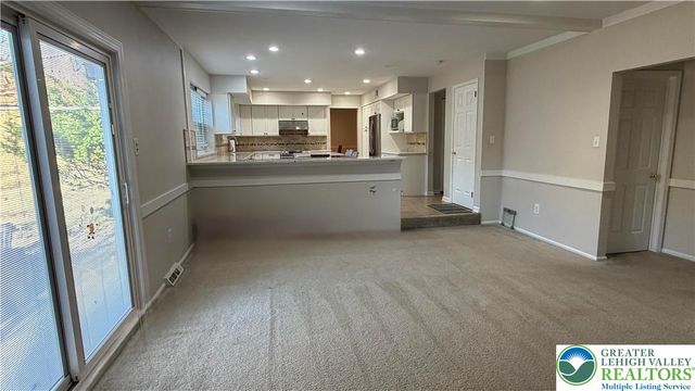 639 Heather Lane, Other Pa Counties, PA 19010