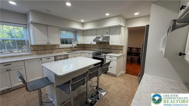 639 Heather Lane, Other Pa Counties, PA 19010