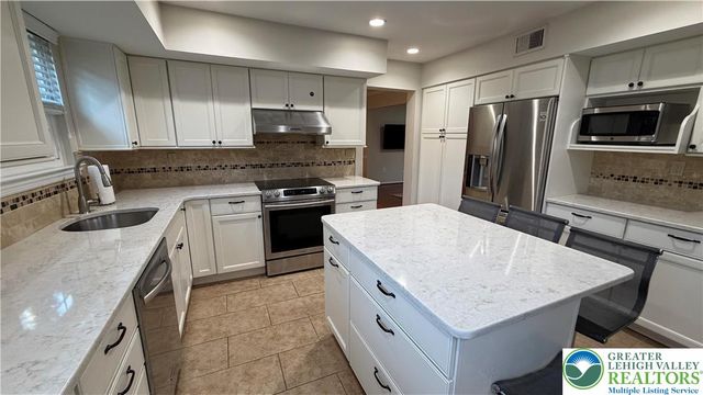 639 Heather Lane, Other Pa Counties, PA 19010