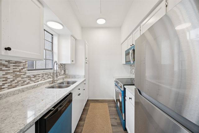 3919 Cole Avenue 101, Dallas, TX 75204