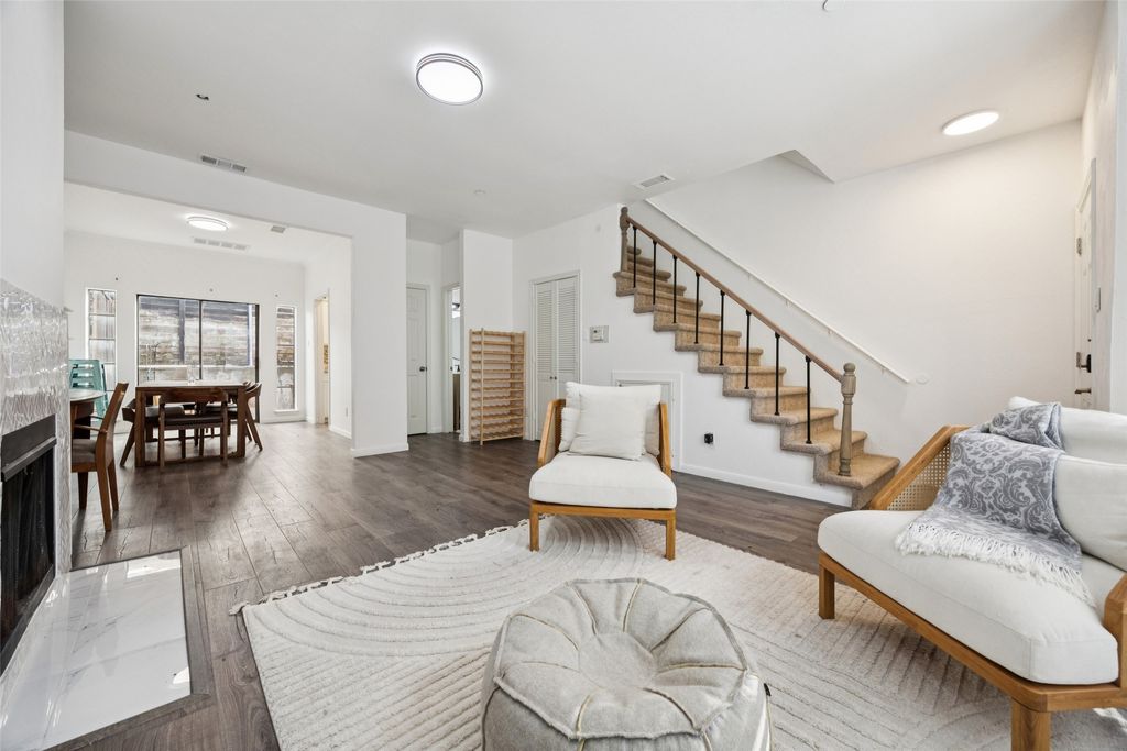 3919 Cole Avenue 101, Dallas, TX 75204