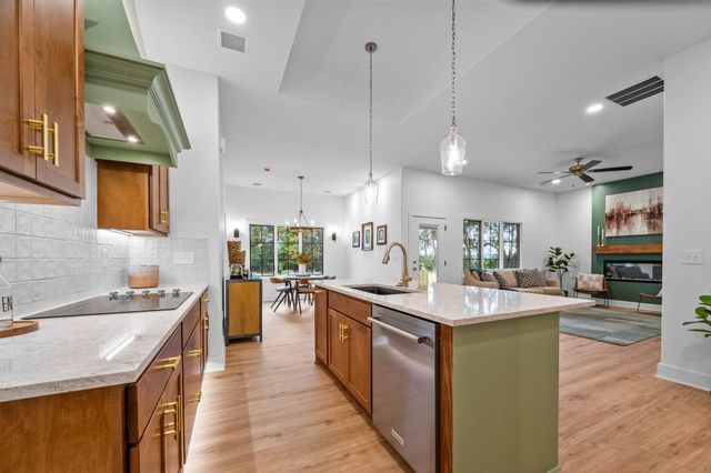 6126 N Hiebert Dr, Park City, KS 67219