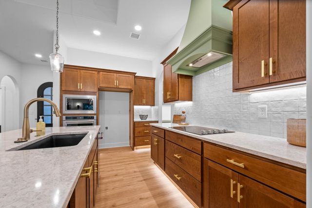 6126 N Hiebert Dr, Park City, KS 67219