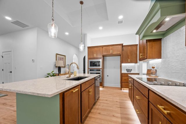 6126 N Hiebert Dr, Park City, KS 67219