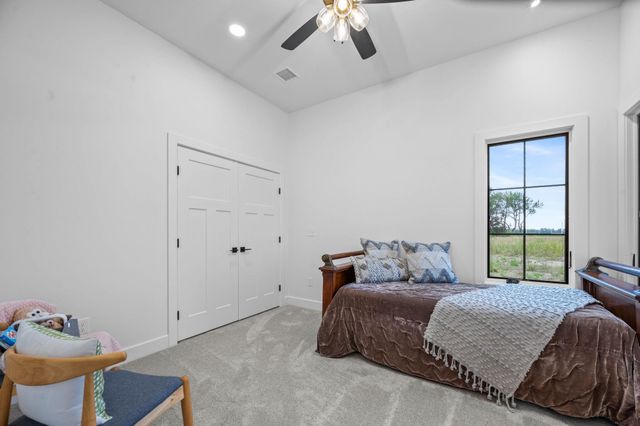 6126 N Hiebert Dr, Park City, KS 67219