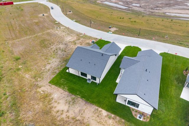 6126 N Hiebert Dr, Park City, KS 67219