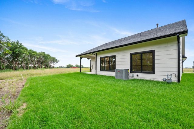 6126 N Hiebert Dr, Park City, KS 67219