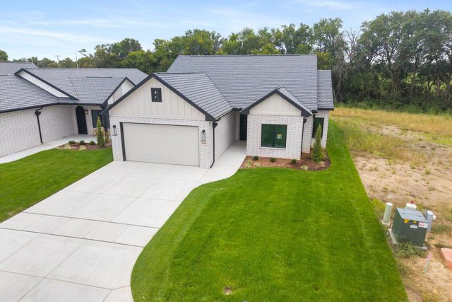 6126 N Hiebert Dr, Park City, KS 67219