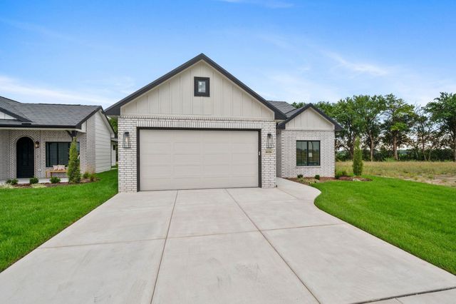 6126 N Hiebert Dr, Park City, KS 67219