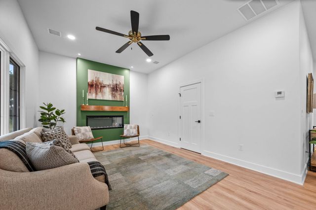 6126 N Hiebert Dr, Park City, KS 67219