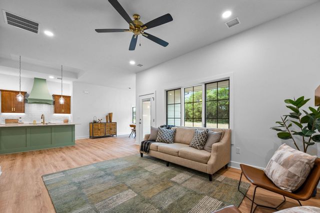 6126 N Hiebert Dr, Park City, KS 67219