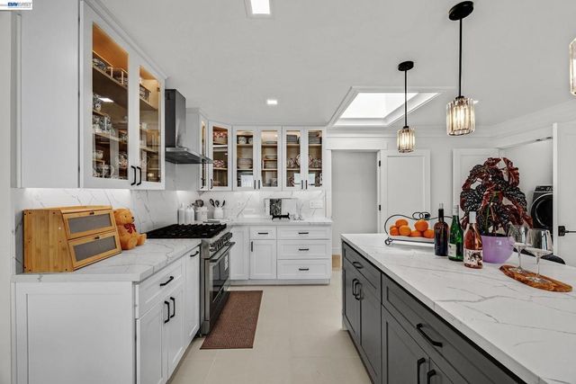 4363 Short Hill Road, Oakland, CA 94605