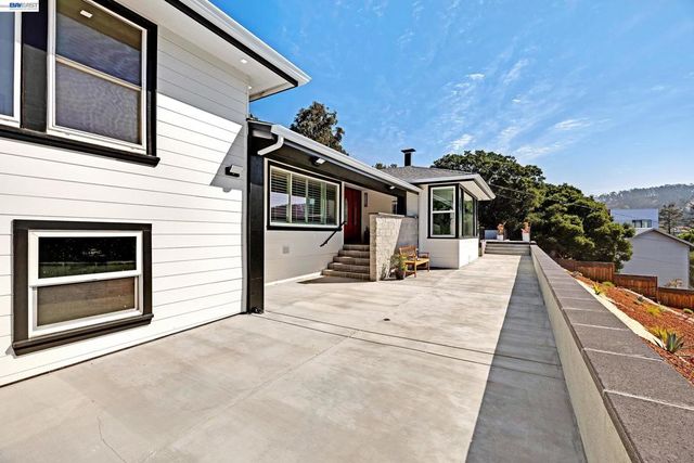 4363 Short Hill Road, Oakland, CA 94605