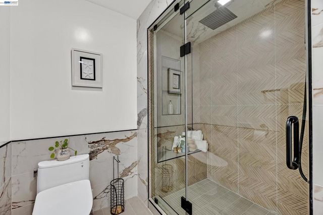 4363 Short Hill Road, Oakland, CA 94605
