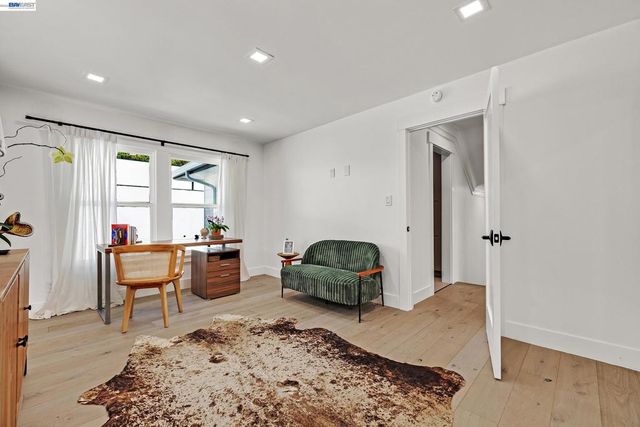 4363 Short Hill Road, Oakland, CA 94605