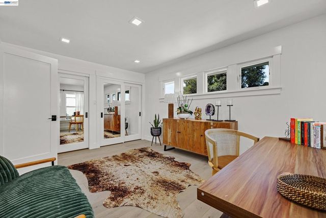 4363 Short Hill Road, Oakland, CA 94605