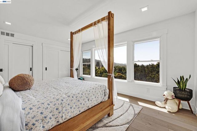 4363 Short Hill Road, Oakland, CA 94605