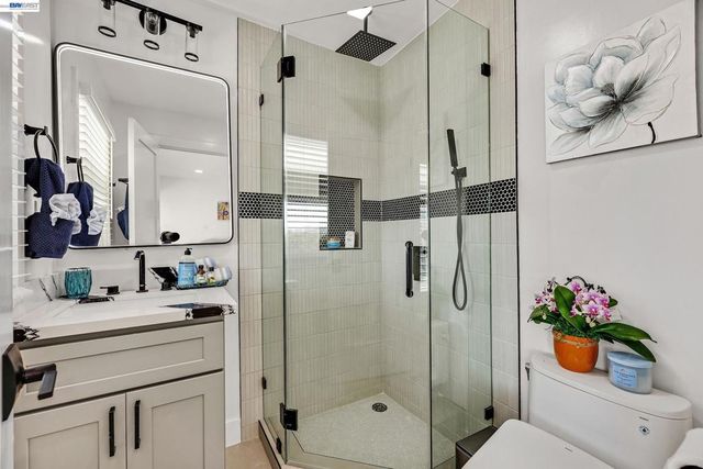 4363 Short Hill Road, Oakland, CA 94605