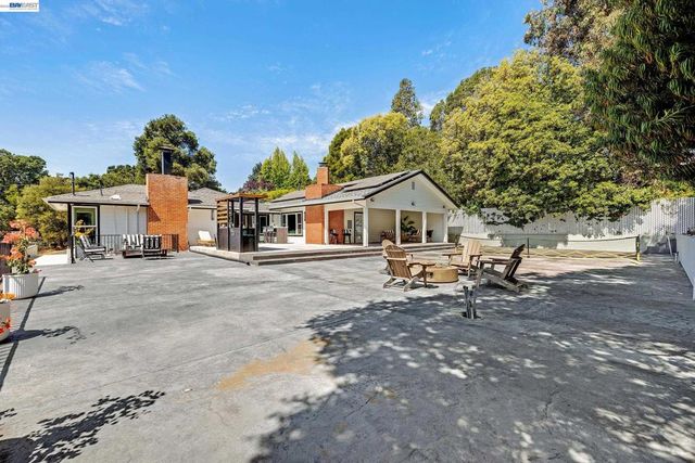 4363 Short Hill Road, Oakland, CA 94605