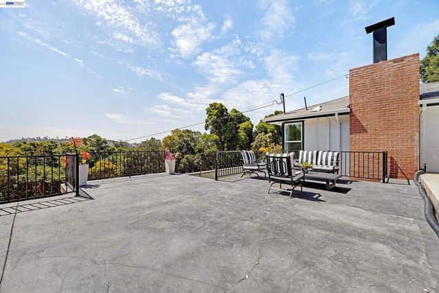 4363 Short Hill Road, Oakland, CA 94605