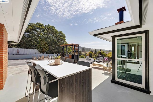 4363 Short Hill Road, Oakland, CA 94605