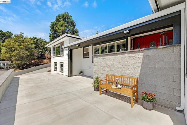 4363 Short Hill Road, Oakland, CA 94605
