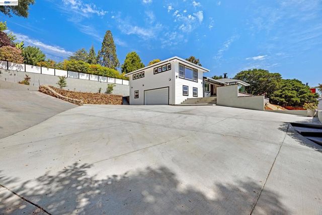 4363 Short Hill Road, Oakland, CA 94605