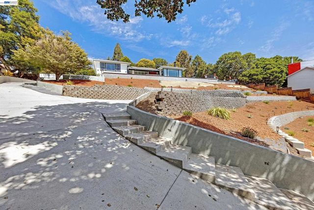 4363 Short Hill Road, Oakland, CA 94605