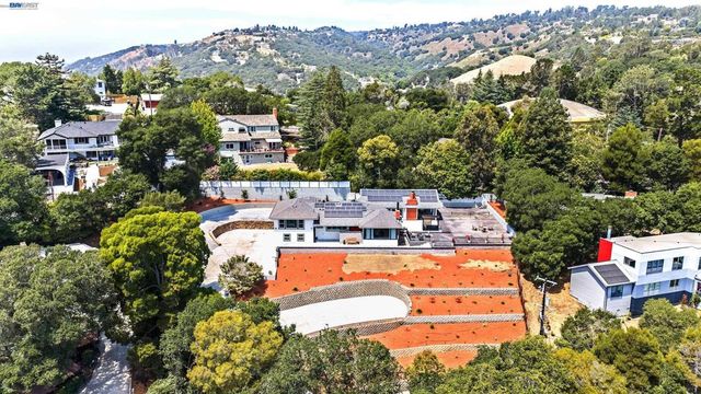 4363 Short Hill Road, Oakland, CA 94605