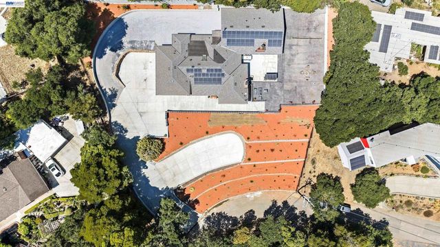 4363 Short Hill Road, Oakland, CA 94605